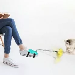 Top 10 💯 Totalcadeau Plumes à agiter jouet pour chat à fixer à une chaussure bleu 🌟 -Bon plan Animalerie 3664996339093 3